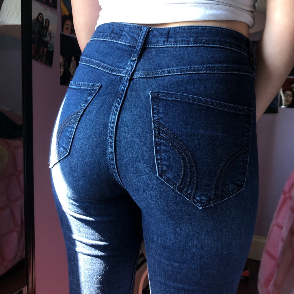 High waisted dark jeans